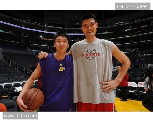 孙悦为姚明送上祝福与支持的深情时刻，展现篮球友谊的力量与温暖