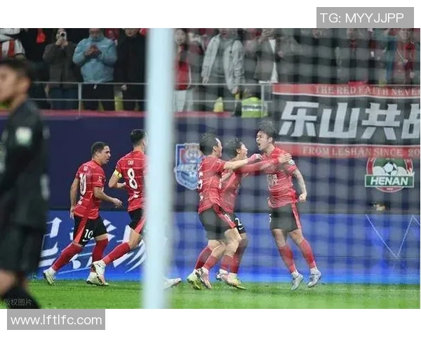 恒大客场逆转战胜上港!保持中超领先地位的追梦征程!!