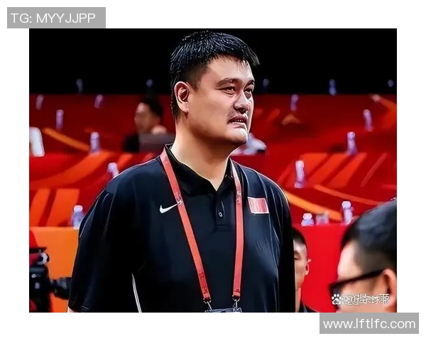 深度解析姚明的篮球生涯与影响力:从球场巨星到文化桥梁的传奇之路